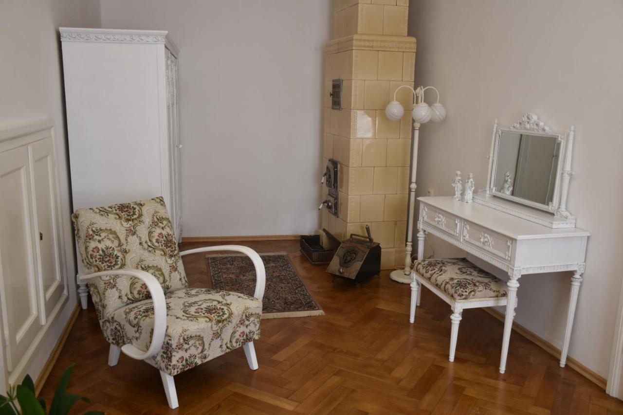 Lovecky Apartman Na Namesti Ve Frenstate Pod Radhostem Frenštát pod Radhoštěm 외부 사진